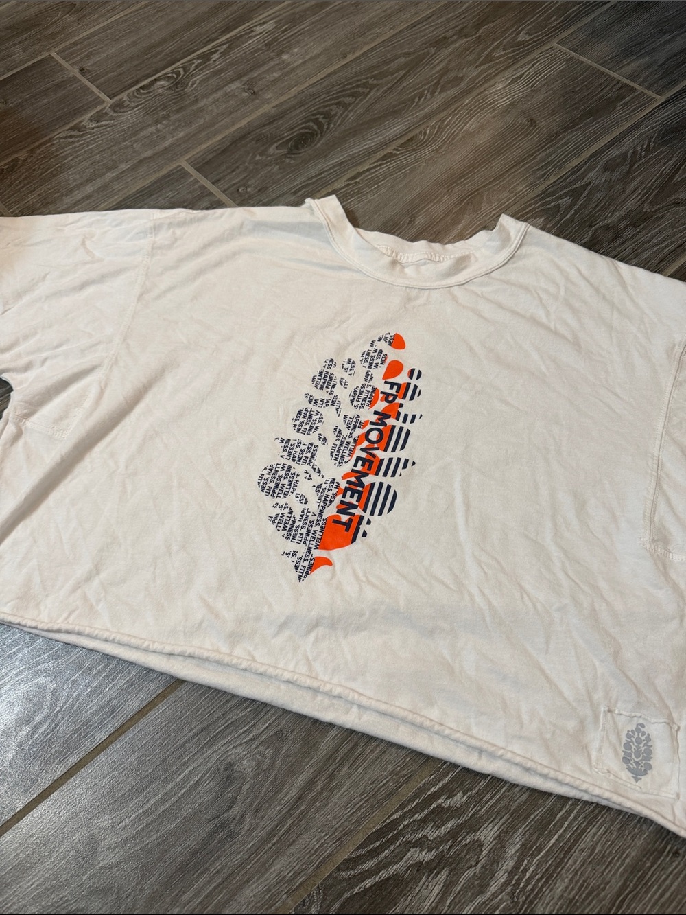 FP Movement Free People white logo cropped Boxy tee size Small orange/navy EUC